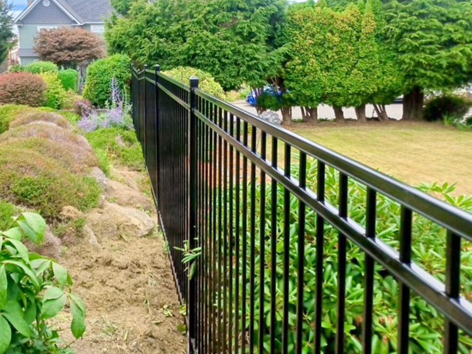 Aluminum fence contractor in Bellingham Washington